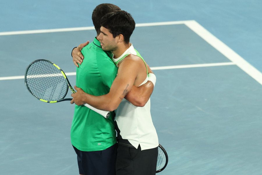 Карлос Алкарас обърна Новак Джокович и спечели първа титла от1