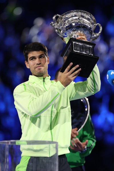 Карлос Алкарас обърна Новак Джокович и спечели първа титла от1