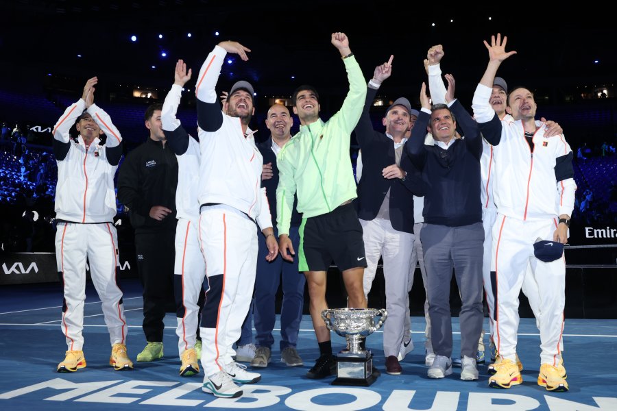 Карлос Алкарас обърна Новак Джокович и спечели първа титла от1