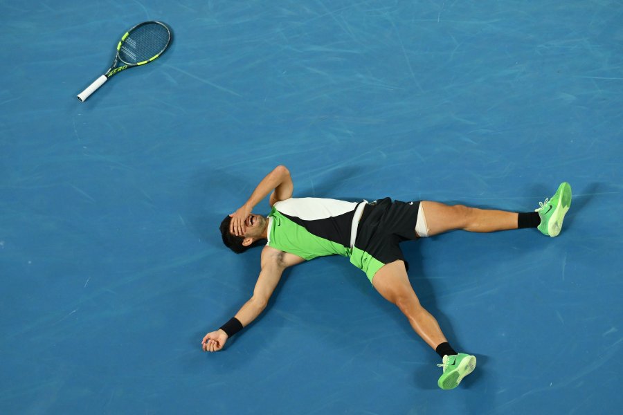 Карлос Алкарас обърна Новак Джокович и спечели първа титла от1