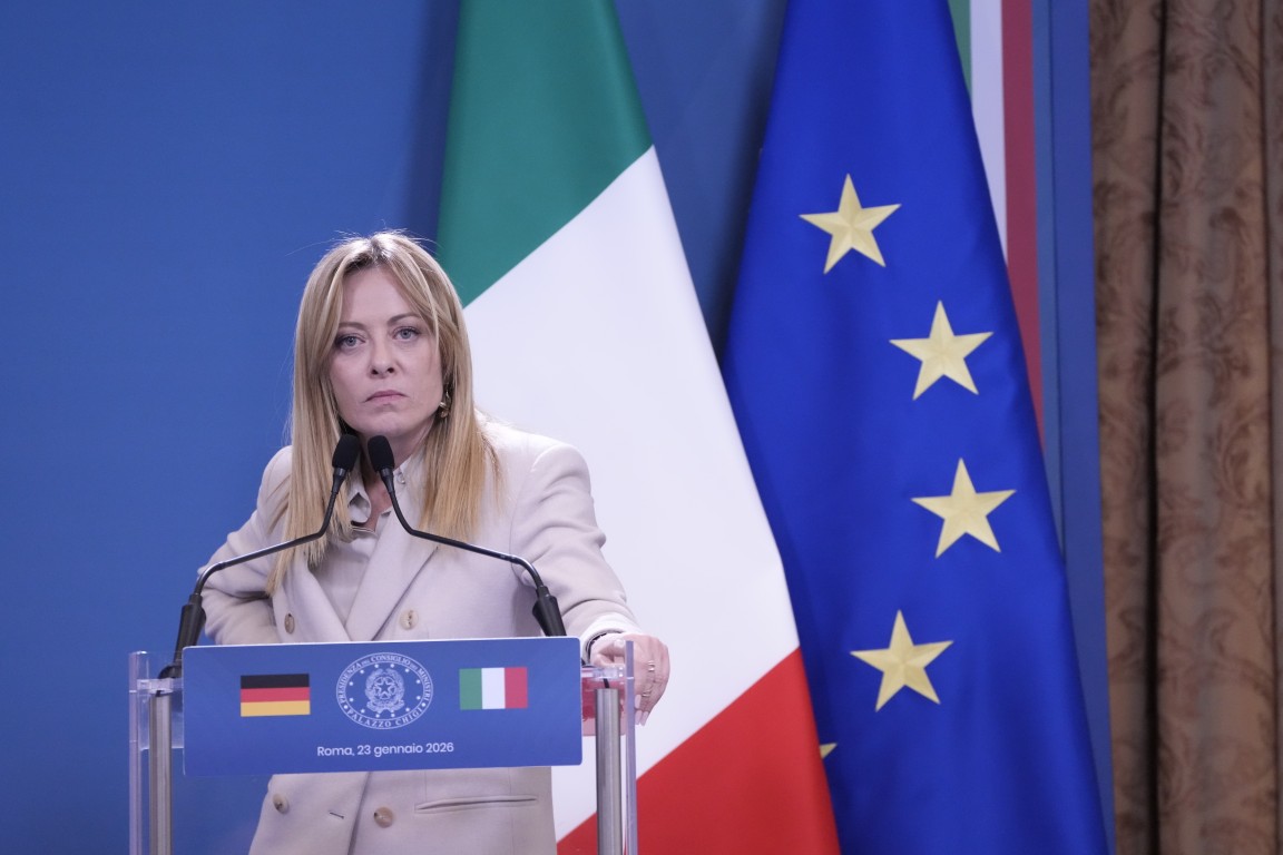 Мелони се ядоса: Насилие, палежи, бомби и атаки