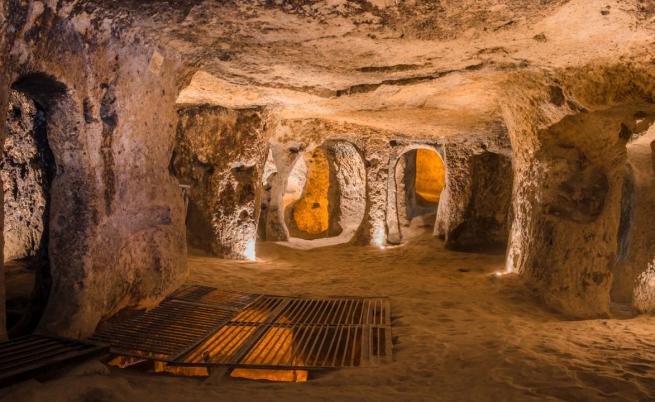 Mъж откри цял град докато търсеше изгубените си кокошки: Невероятната тайна на Деринкую