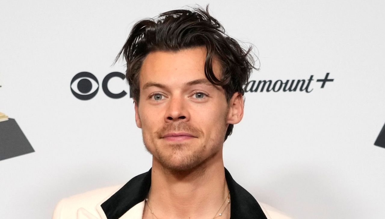 Хари Стайлс оглави класацията на "Билборд" за сингли