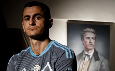 Левски с екип, посветен на Васил Левски, срещу Лудогорец