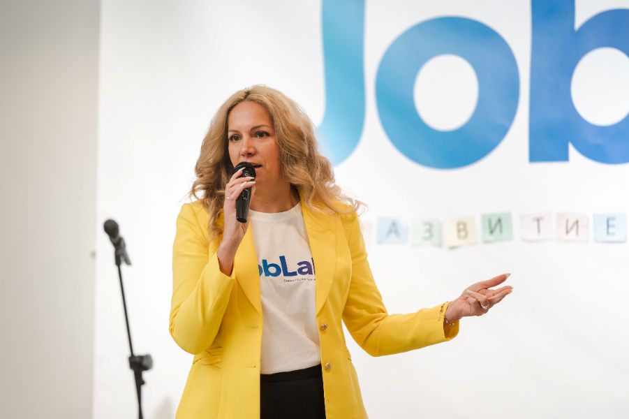 Vivacom стартира Job Lab - нова програма за развитие на меки и дигитални умения сред ученици в цялата страна