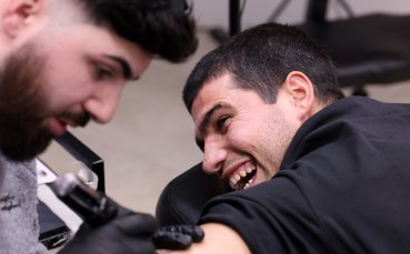 Алкарас пише история върху кожата си (снимки)