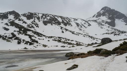 Три лавини за ден паднаха край Седемте рилски езера
