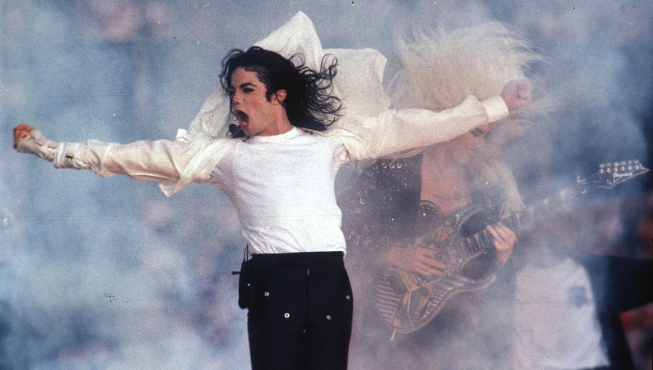 „Децата просто искат да ме докоснат": Нов филм за Майкъл Джексън разкрива неизлъчвани аудиозаписи