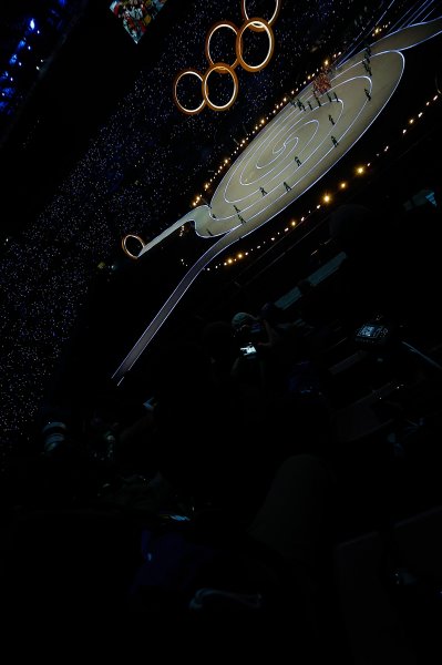 Церемонията по откриване на Зимните олимпийски игри в Милано Кортина1