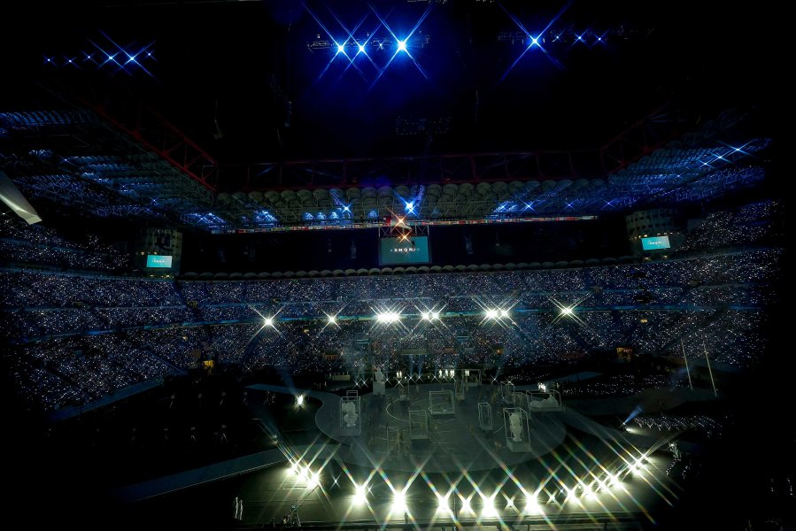 Церемонията по откриване на Зимните олимпийски игри в Милано Кортина1