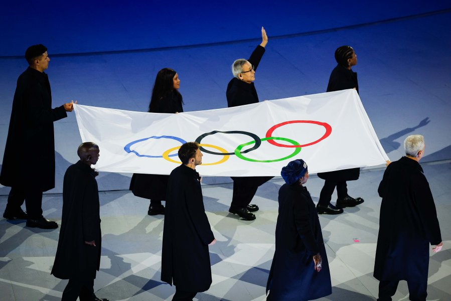 Церемонията по откриване на Зимните олимпийски игри в Милано Кортина1