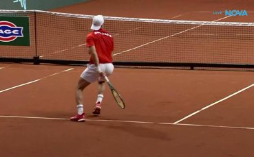 Александър Василев взриви трибуните в Пловдив с фамозно изпълнение (ВИДЕО)