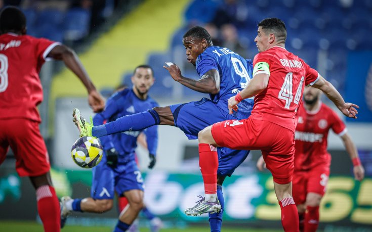 НА ЖИВО: Левски 3:1 Ботев Враца, голова фиеста на 