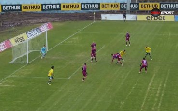 Изстрел на Ивайло Михайлов срещна гредата