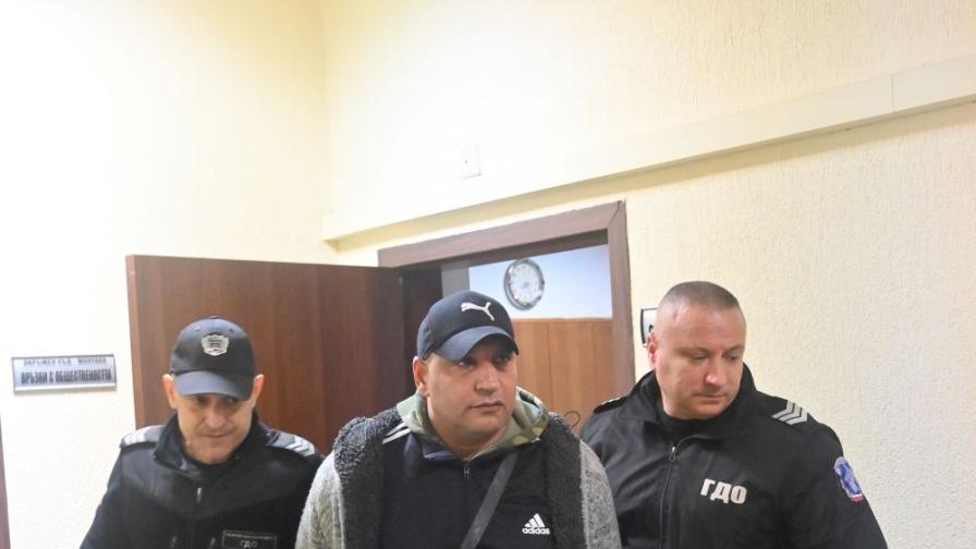 Обвиненият за блудство с деца в Лом: Цирк