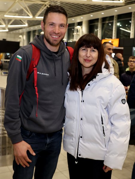Тервел Замфиров се завърна в България1