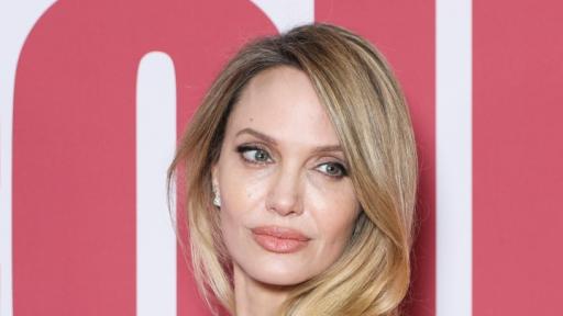 Анджелина Джоли впечатли на премиерата на филма „Couture“ в Париж