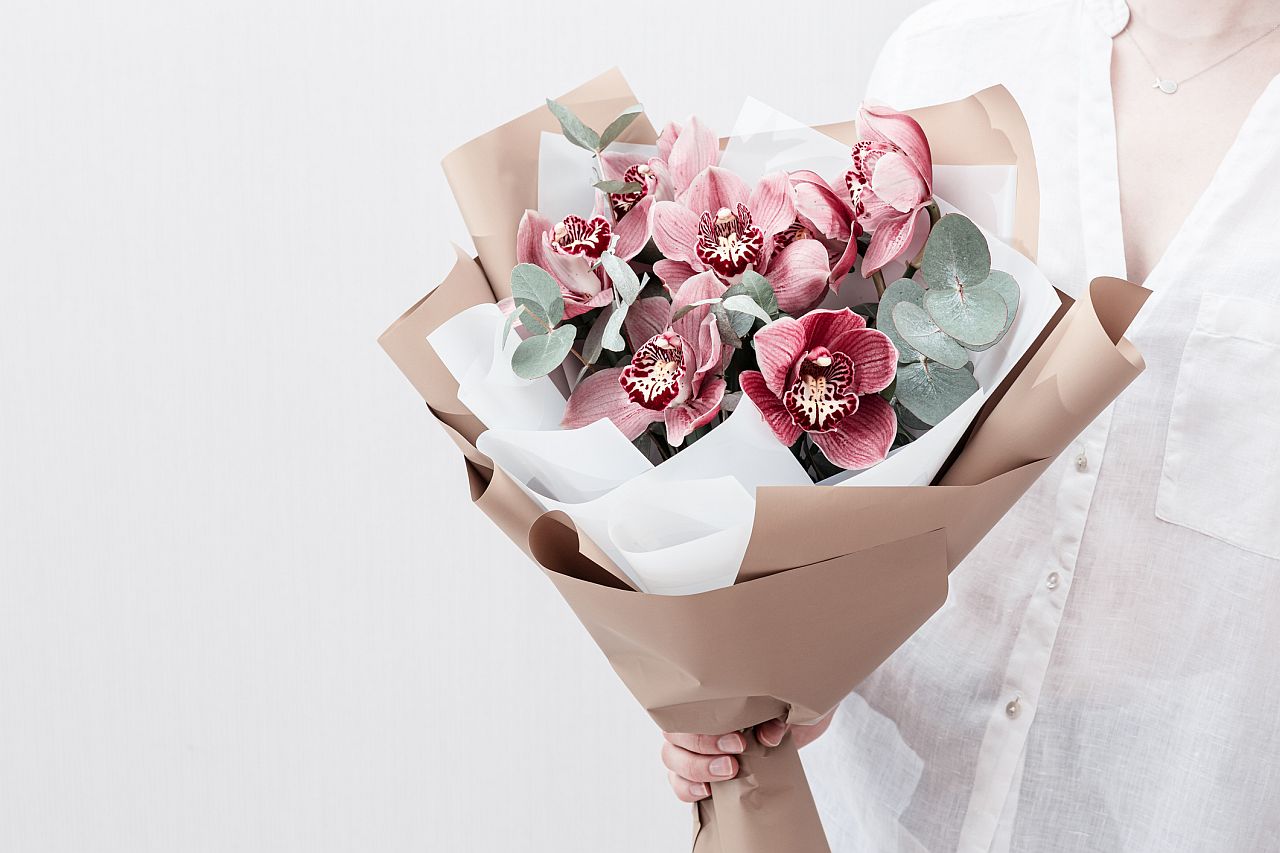 <p>Орхидеите, малко по-изискани цветя, са идеални за изразяване на вашата привързаност към някого&hellip; по стилен начин. Подхождат ли на вашата личност? А на любимия ви човек?</p>