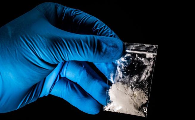 Удар срещу дрогата: Полицията откри фентанил и хашиш в дома на мъж и жена във Варна