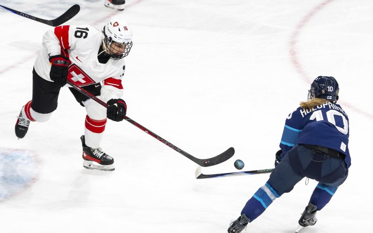 Хокеистка с неуспешен опит да се нареди до Марадона