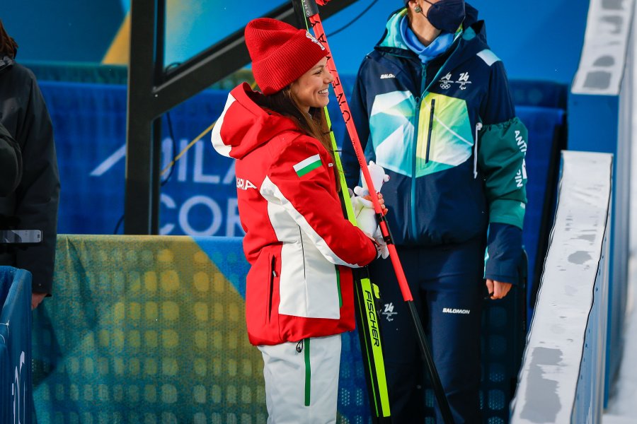 Награждаване на Лора Христова след бронзовото отличие на Зимните олимпийски1