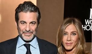 Дженифър Анистън изненада феновете с романтични снимки с новия си любим