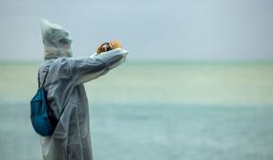 Нощният проект, който спаси климата: Как един имигрант в НАСА промени науката, докато мечтаеше за Chevrolet