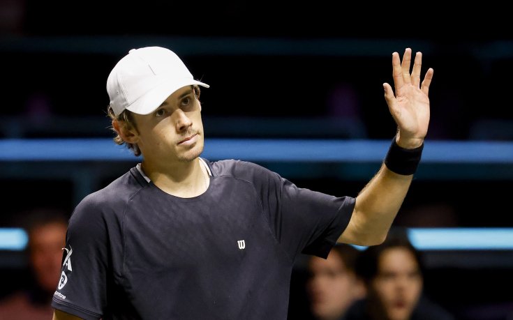 Алекс де Минор отстрани Стан Вавринка за 69 минути в Ротердам