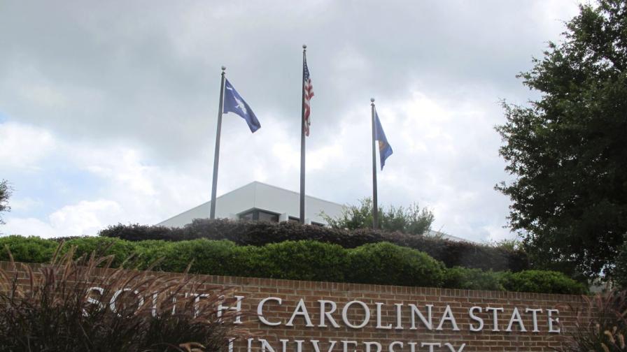 Двама загинали и един ранен след стрелба в общежитие на университет в Южна Каролина