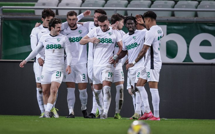 НА ЖИВО: Монтана 0:1 Берое, гостите поведоха от дузпа