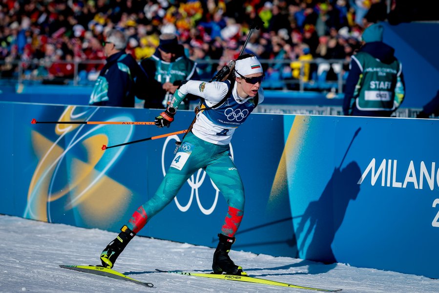 Преследване на 12 5 км в биатлона за жени с1