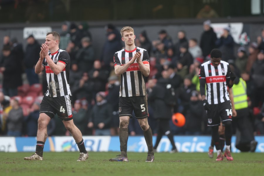 Гримсби Таун Уулвърхeмптън Уондърърс1