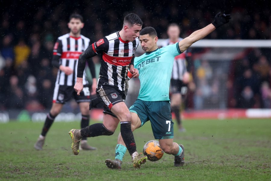 Гримсби Таун Уулвърхeмптън Уондърърс1