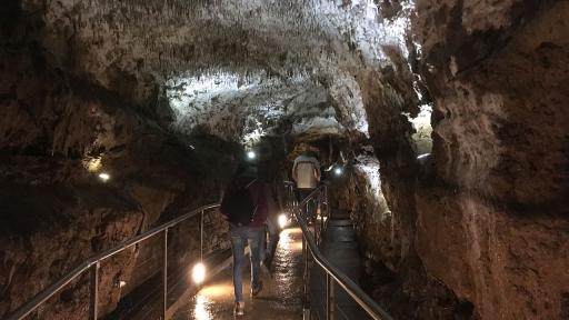 Пещерата "Бисерна"