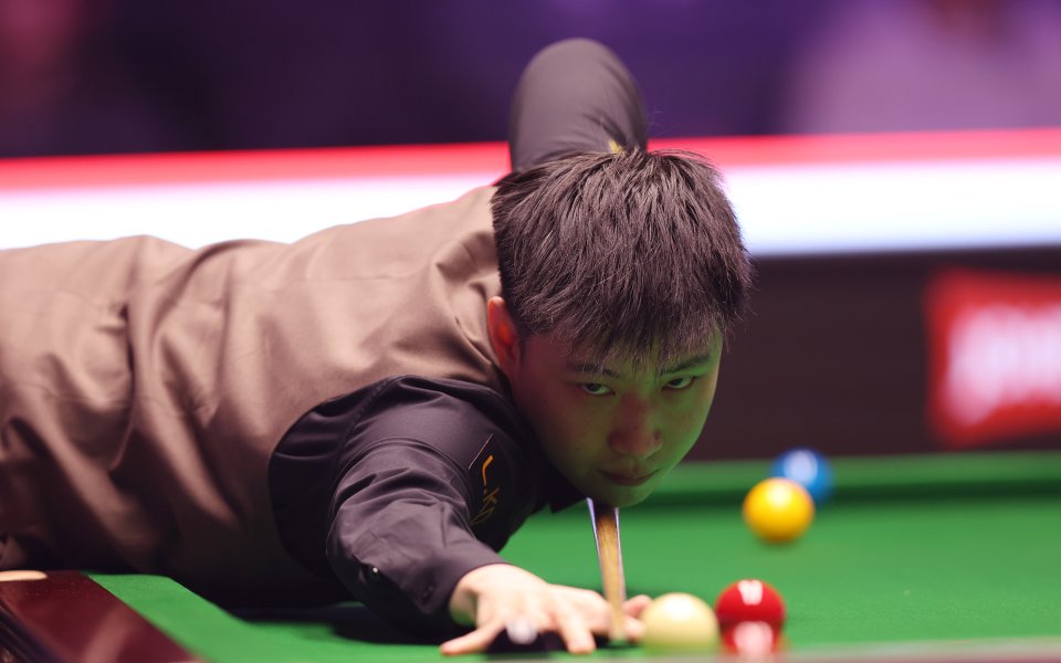 Световният шампион оцеля срещу Слесър за 1/4-финал в Телфорд