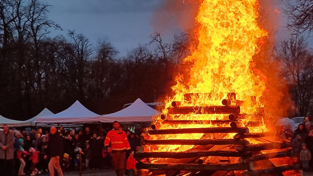 Сирни Заговезни: Между небесния огън и земната прошка