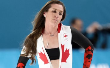 Заразно: и канадка показа сутиена си на олимпиадата