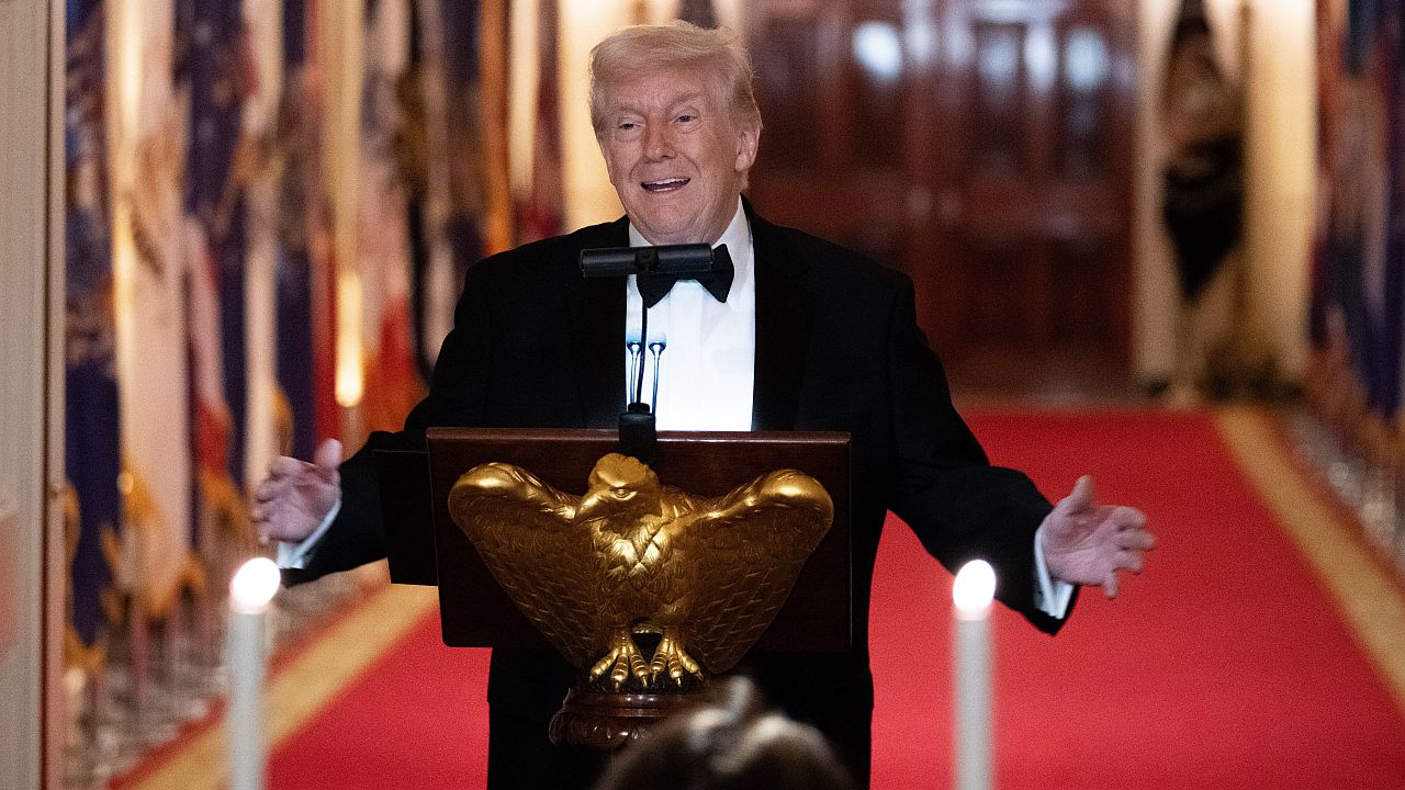 Тръмп: Страхотен болничен кораб е на път към Гренландия