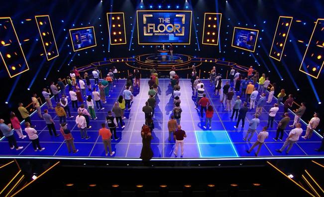 „The Floor“ със зрелищно начало: Интригуващи теми за знание, инфарктни битки и ярки характери