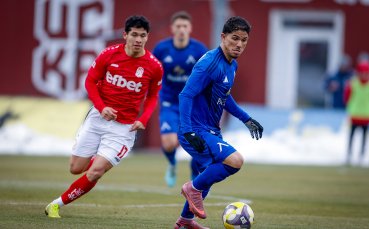 НА ЖИВО: ЦСКА 1948 - Левски 1:1 на полувремето, домакините с 10 души