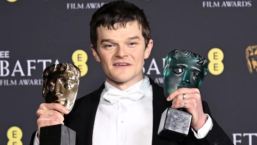 Робърт Арамайо