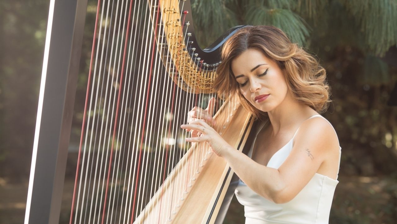 Гордост за България: Арфистката Деница Димитрова покори Франция с най-високо отличие