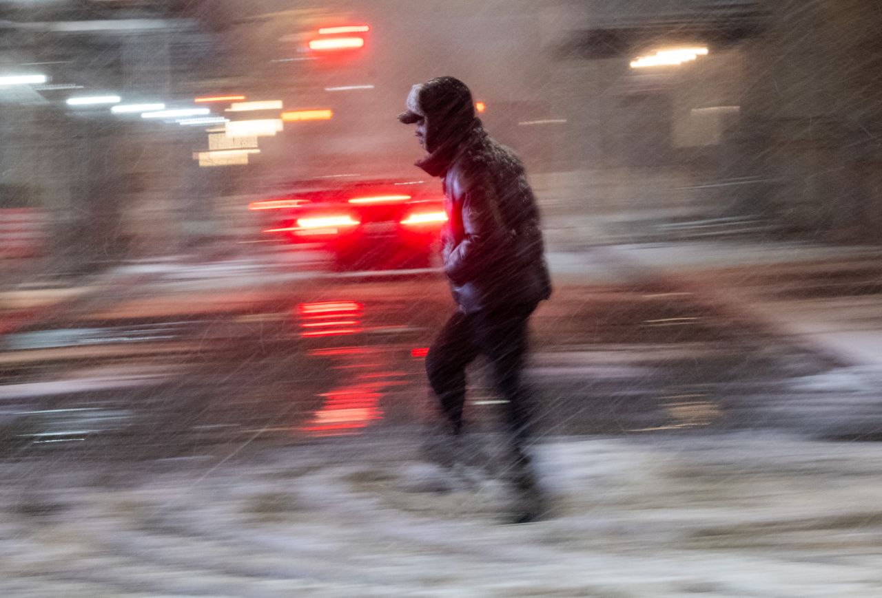 Градът, който никога не спи, спря: Снежната стихия в Ню Йорк в снимки