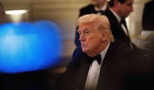 Вечеря под обсада: Тръмп атакува съда и демократите по време на банкет в Белия дом