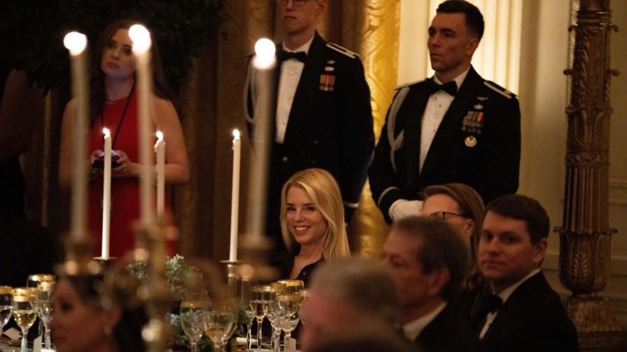 Мелания Тръмп засенчи скандалите със...