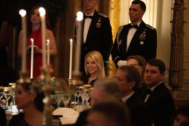 тръмп вечеря губернатори