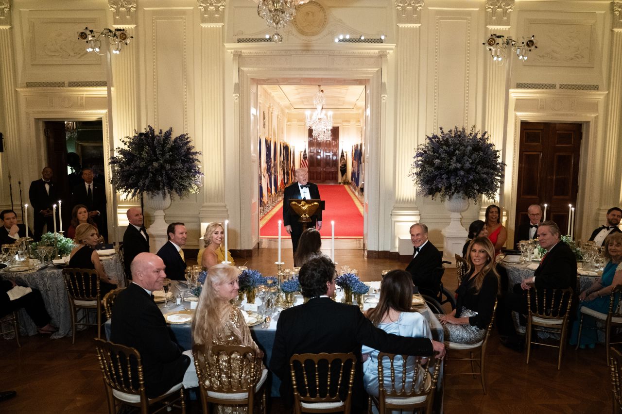 <p>Вечеря под обсада: Тръмп атакува съда и демократите по време на банкет в Белия дом</p>