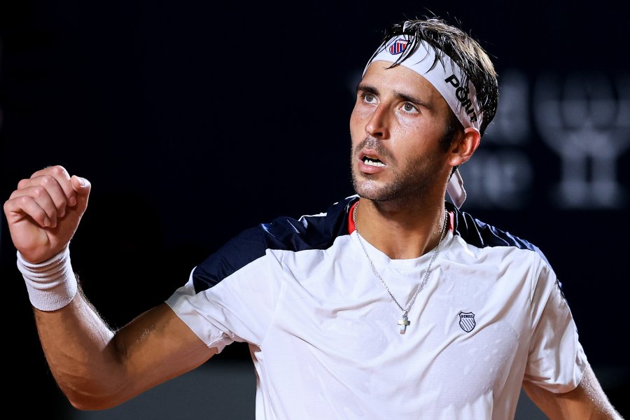 Томас Ечевери с първа титла от ATP след триумф над1