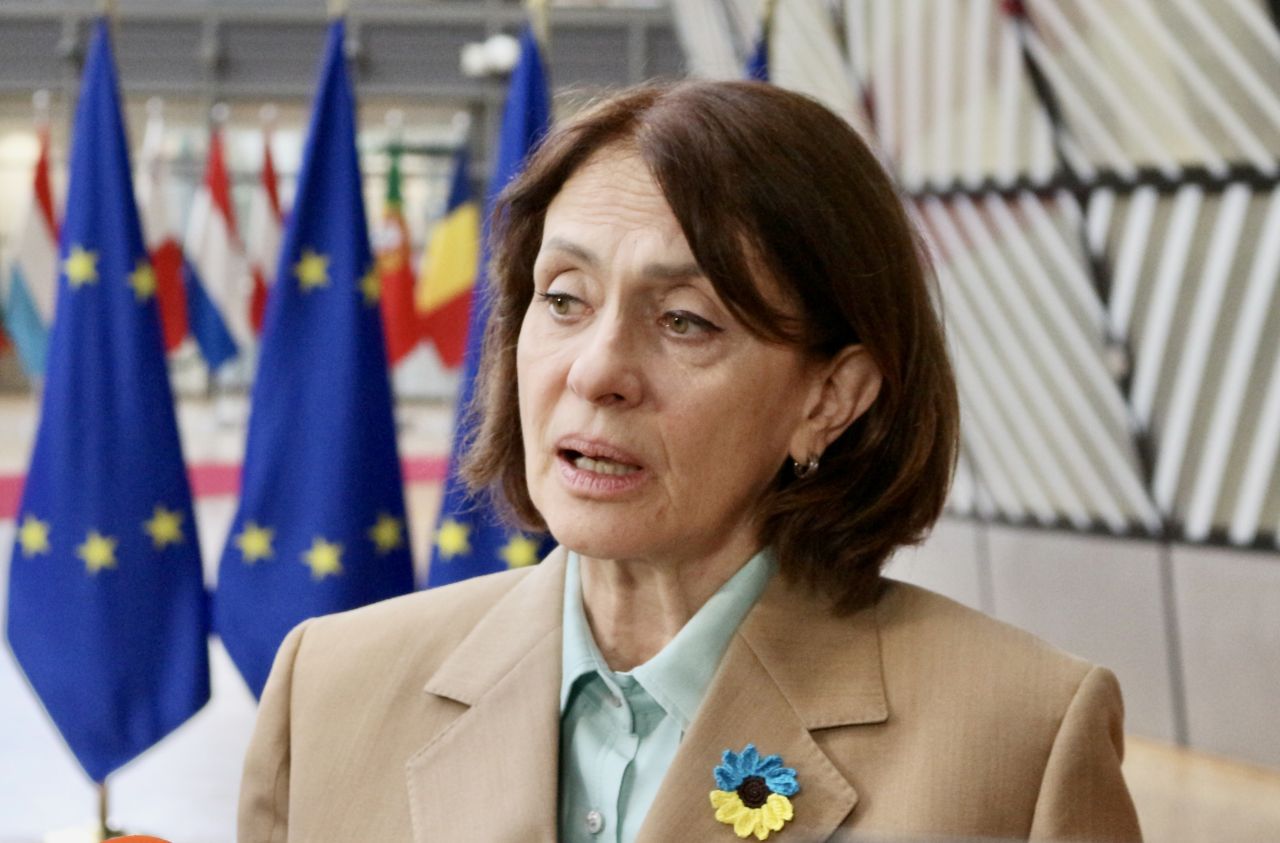 Надежда Нейнски обмисля работно посещение в Украйна