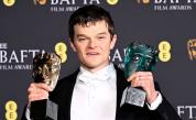 Кой е Робърт Арамайо – актьорът от Хъл, който превзе наградите БАФТА